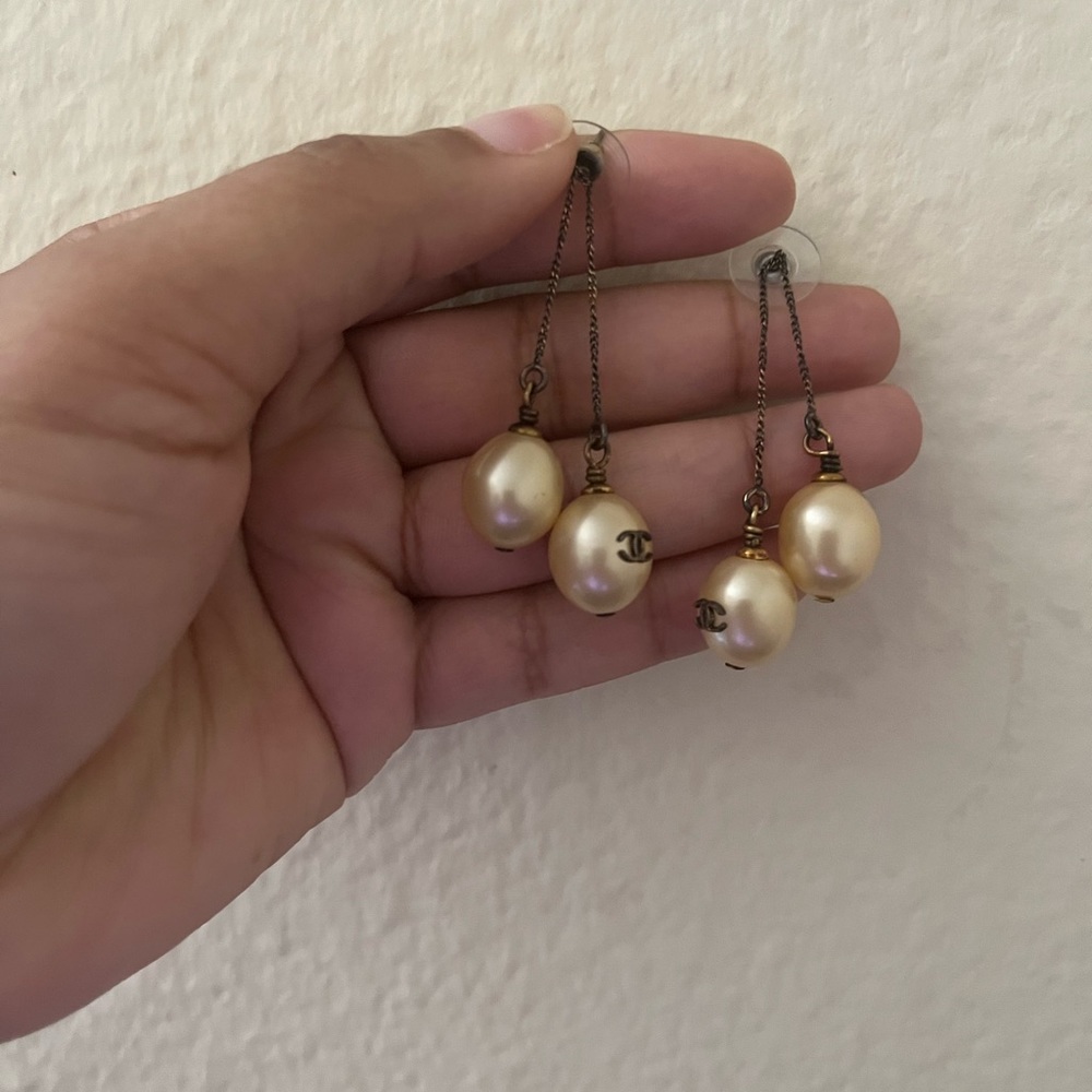 Chanel pearl drop earrings